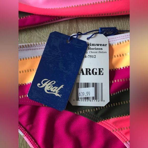 NWT … HEAT “Size: L” Two Piece Swimsuit - Picture 3 of 7